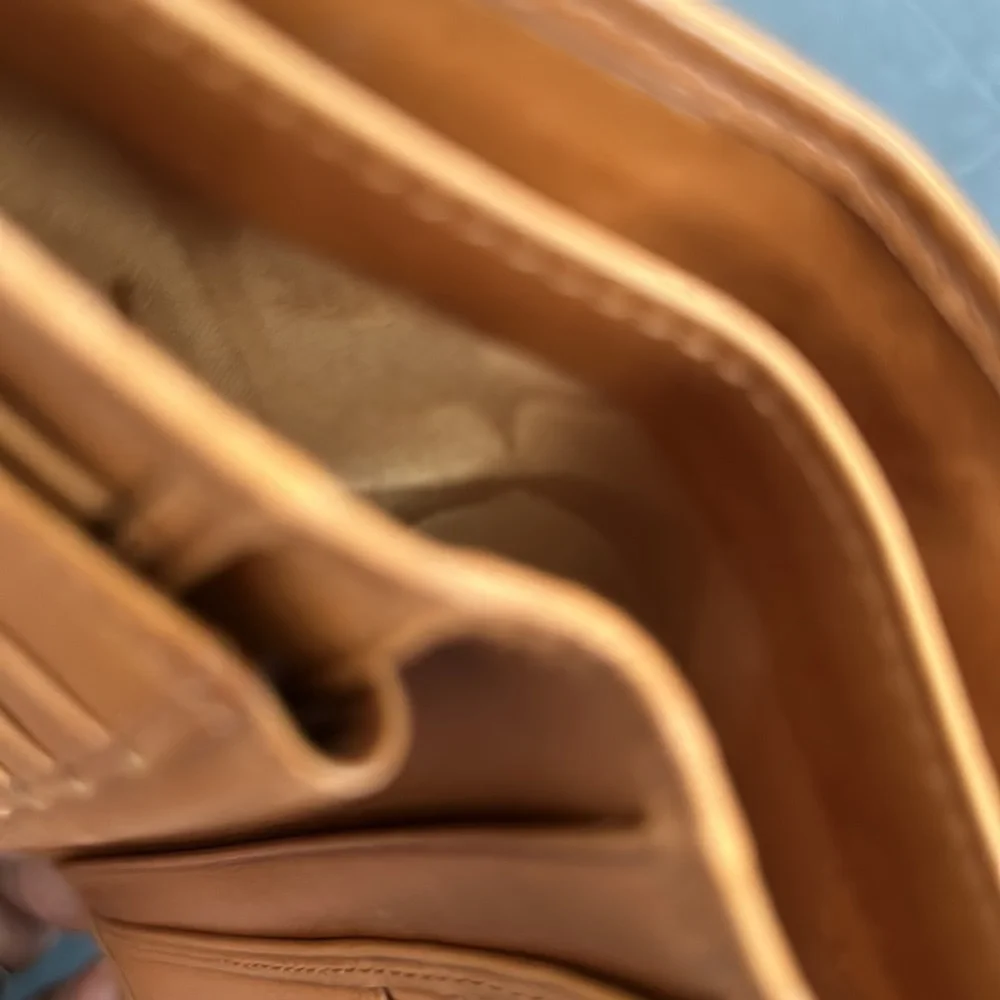 MEISSLIE  WALLET WORN ONCE